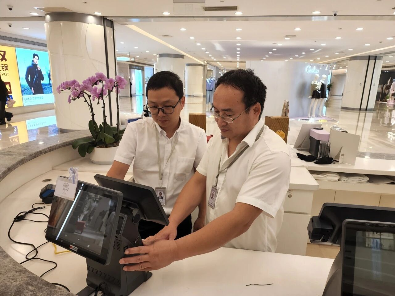 UUµçÍæ(ÖйúÇø)¹Ù·½ÍøÕ¾